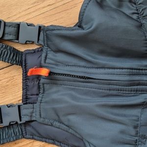 2T Oshkosh B'gosh snow pants. Like New.